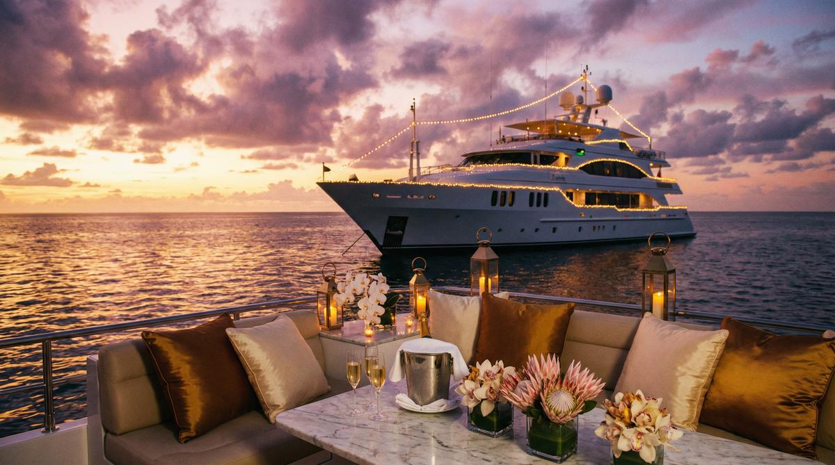 福利导航传媒游艇派对传媒演示奢华场景拍摄